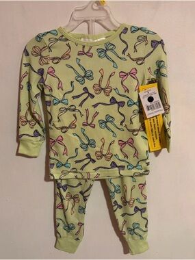 NWT Kidgets Green & Bow 2-Piece Pajama Sleep Set